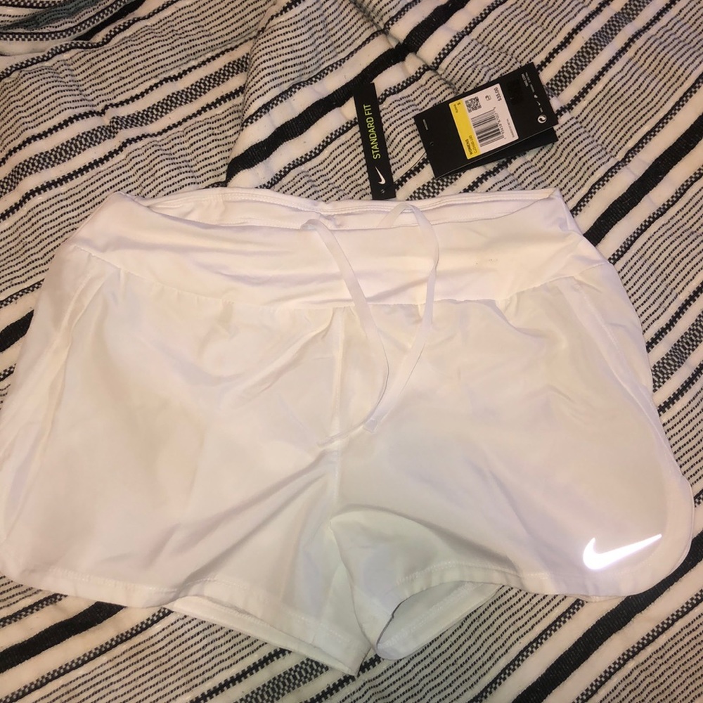 NWT White Nike shorts